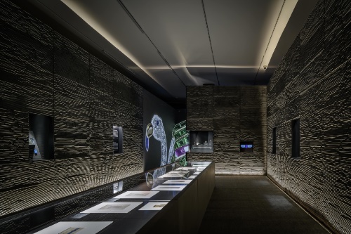 The "Cartier Design: A Living Legacy" exhibition at Museo Jumex