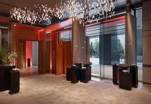 The lobby at Four Seasons Tokyo at Otemachi