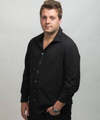 Jack DeBrabander on Why Gas Cars Still Matter Step into the 60s with the Chloe Fineman for Mother collection. Experience chic pieces that capture the essence of vintage fashion