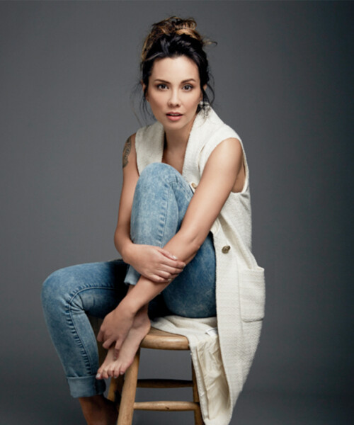 Inside the Carry-On: Lexa Doig