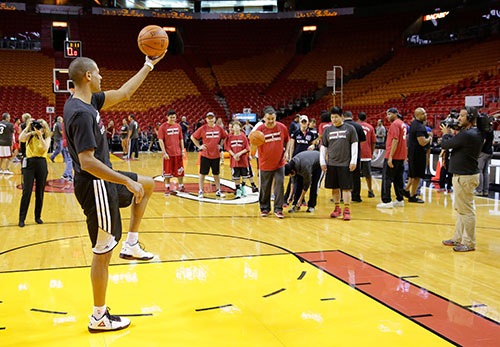 Shane Battier demonstrates smart layup technique