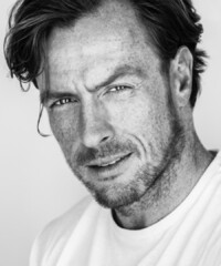 Out to Sea with Toby Stephens The sprawling Manhattan studio of the world's most famous—and most expensive—artist seems like an enchanted place, thanks to the million-dollar decor and a phalanx of assiduous attendants. But, as Jeff Koons reveals, making all that magic isn't easy