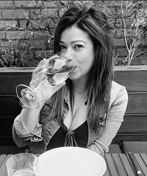 nola singer rescue rosé