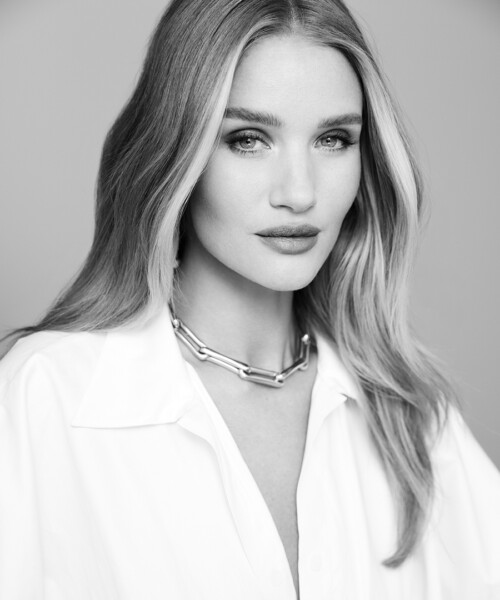 Everything’s Coming up Rosie Rosie Huntington-Whiteley Debuts First Rose Inc. Beauty Launch