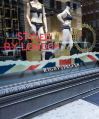 Give Your Cleavage the Royal Treatment