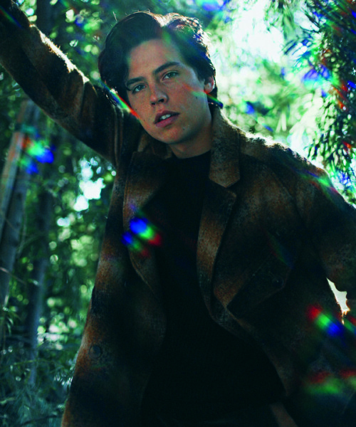 Riverdale‘s Cole Sprouse on Growing Up in Hollywood