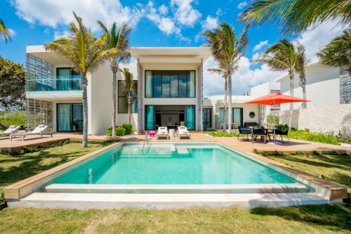 The Presidential Suite pool at Andaz Mayakoba