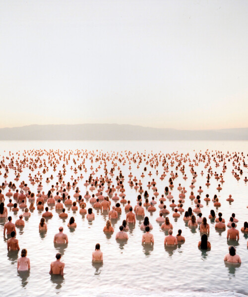 Photographer Spencer Tunick Brings Life to the Dead Sea Photographer Spencer Tunick Brings Life to the Dead Sea