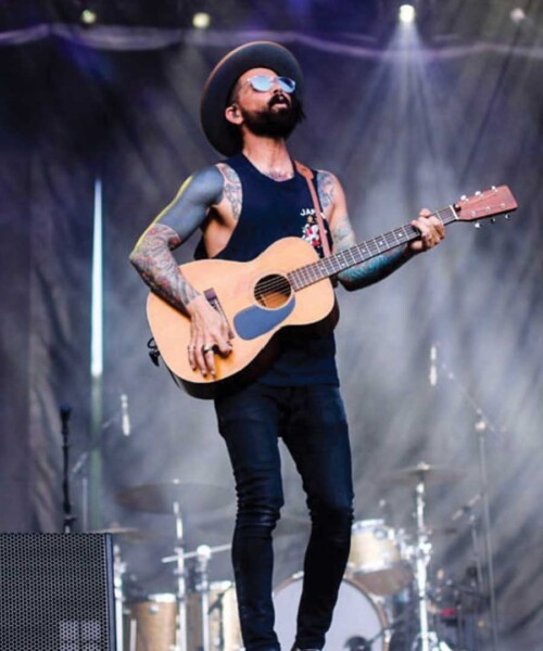 Reliving Dashboard Confessional’s Emotional Stories