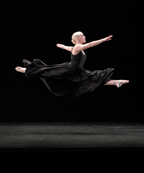 Paul Taylor Dance Takes Center Stage